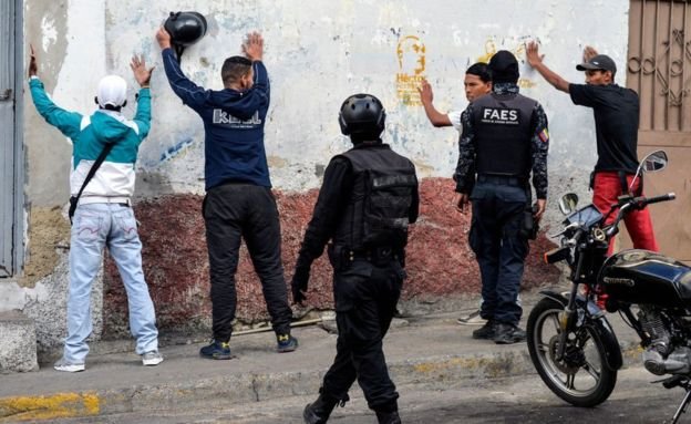 Excarcelan 71 estaban presos en Venezuela por hacer protestas