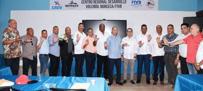 Garibaldy Bautista nuevamente presidente Federación Softbol