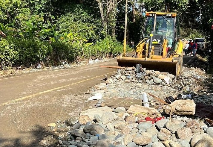 Gobierno dispone asistencia afectados rotura tubería Cibao