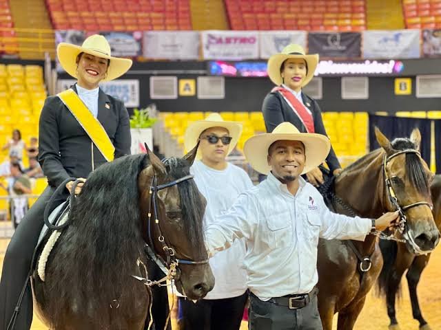 RD obtiene varias medallas en competencia Caballos de Paso