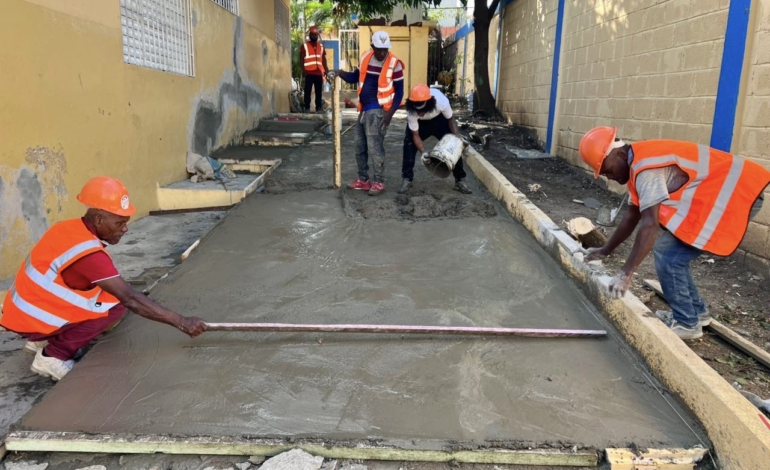 Infraestructura Escolar construye nuevas aulas; ofrece mantenimiento