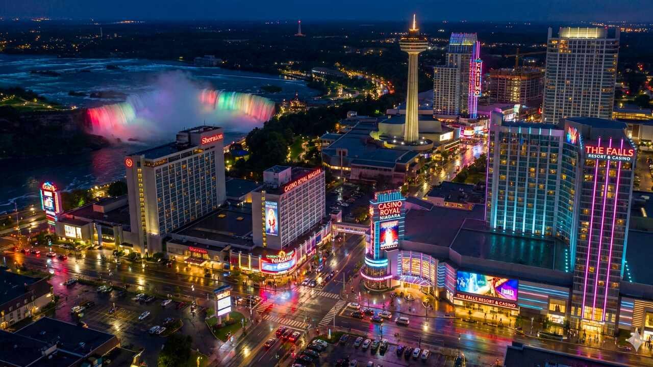Lanzan ambicioso plan para transformar Niagara Falls en la Las Vegas del norte