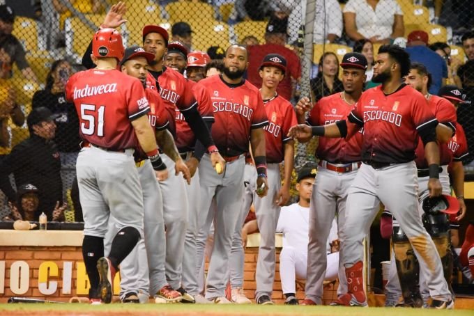 Leones, Estrellas y Gigantes obtienen triunfos beisbol RD