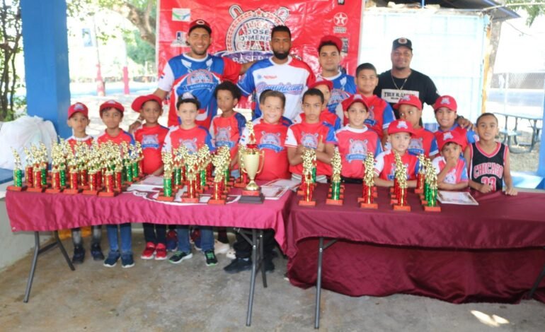 Liga José Jiménez Cao premia atletas sobresalientes en SD