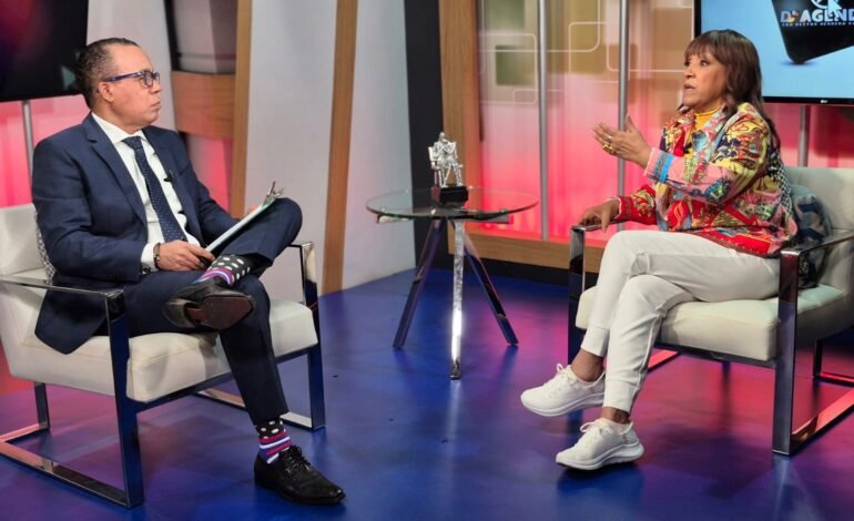 Milly enfrentó dilema ejercer como periodista o la música