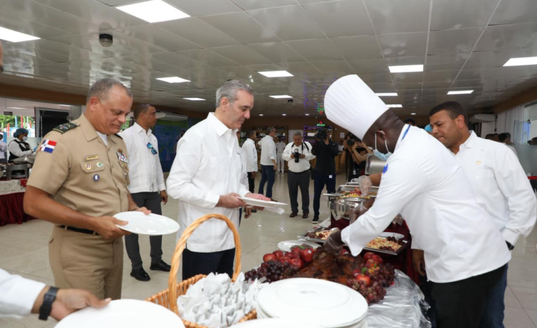Presidente Abinader almuerza con militares y reafirma su compromiso con la modernización de las Fuerzas Armadas