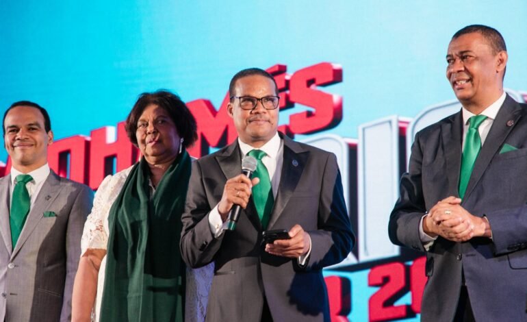 Radhamés Silverio ofrece tradicional fiesta a servidores académicos y administrativos de la UASD