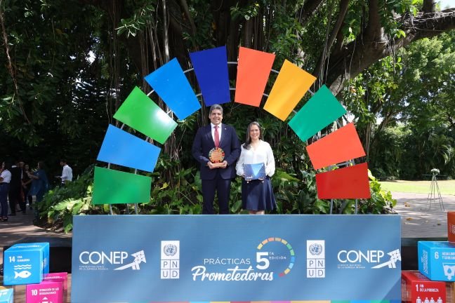 Reconocen a la Asociación Cibao por Programa financiero