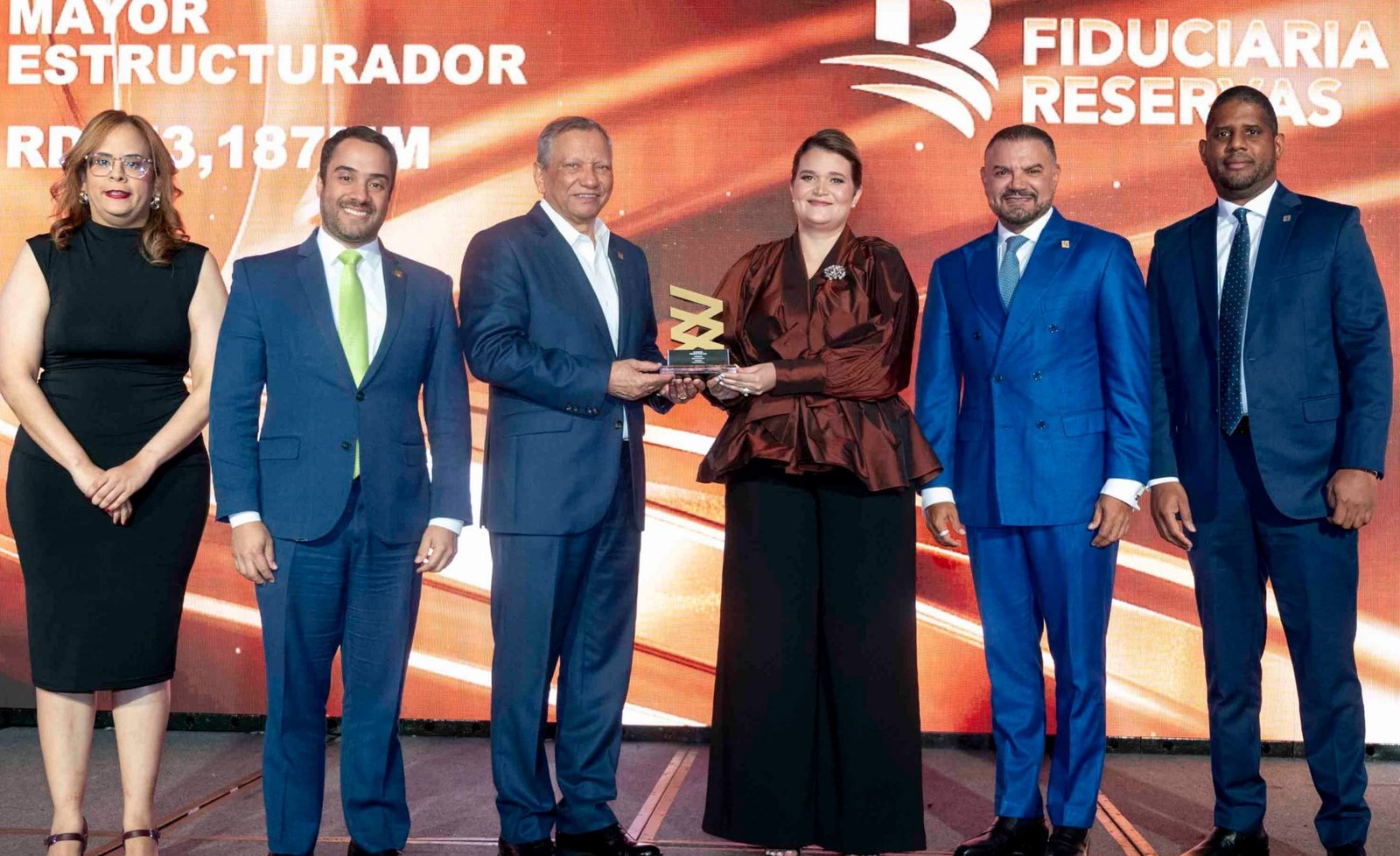 Reconocen labor de Fiduciaria Reservas en la Rep. Dominicana