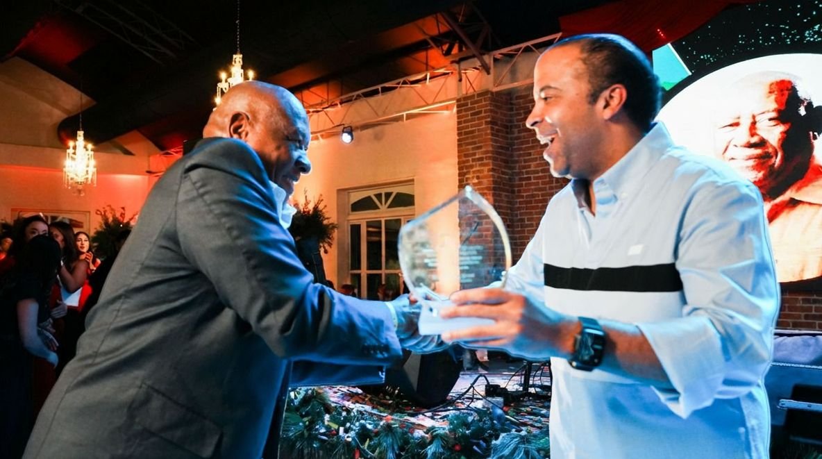 Refidomsa reconoce a 51 colaboradores que han construido su historia con décadas de servicio