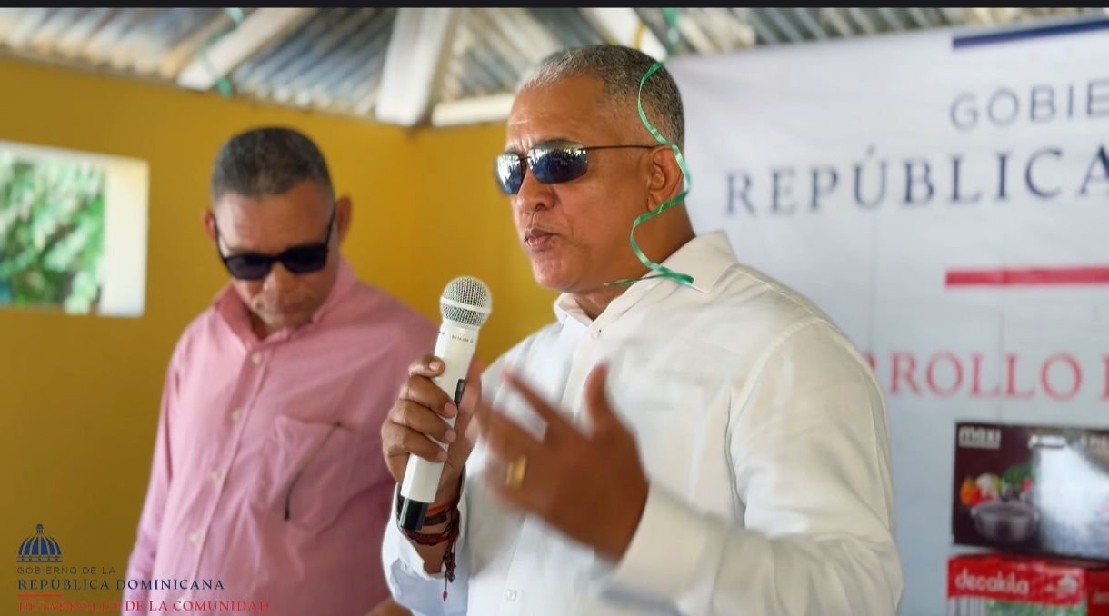 DGDC lleva ayuda solidaria a familias vulnerables de Copey, Montecristi