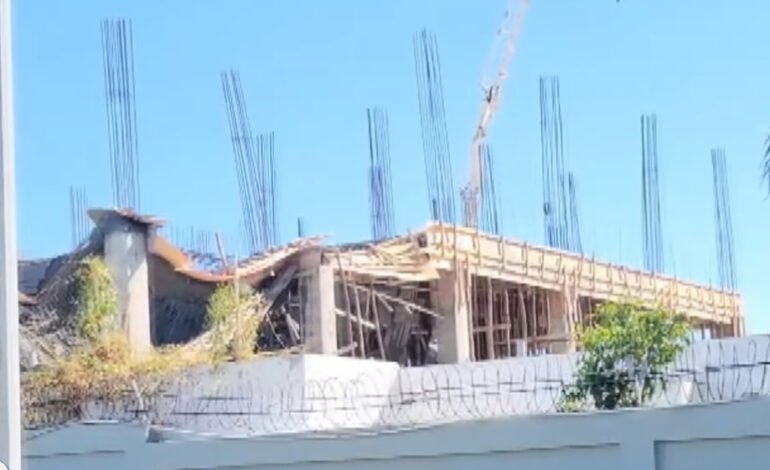 SNS investiga colapso de techo hospital que construye en Azua