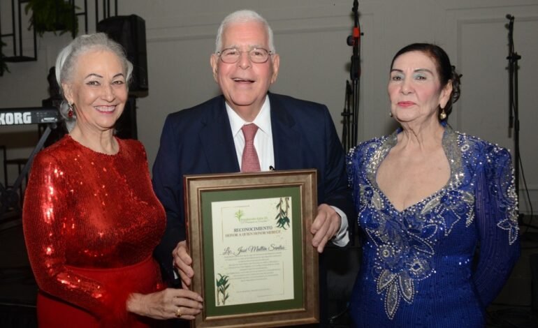 SPM: Fundación reconoce con placa a empresario José Mallén