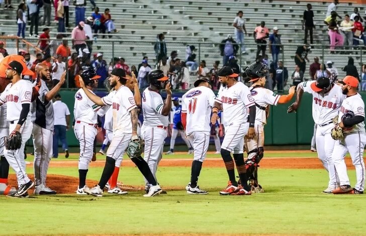 Toros dificultan clasificación al Licey; Aguilas y Gigantes ganan