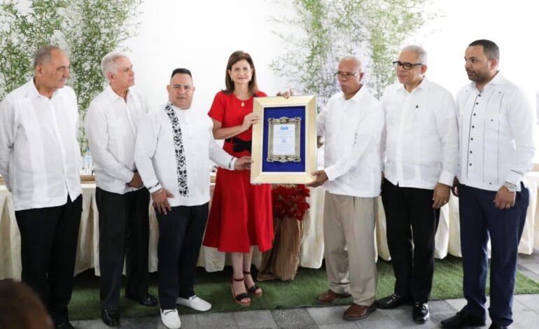 Vicepresidenta de RD almuerza con líderes cristianos del Cibao