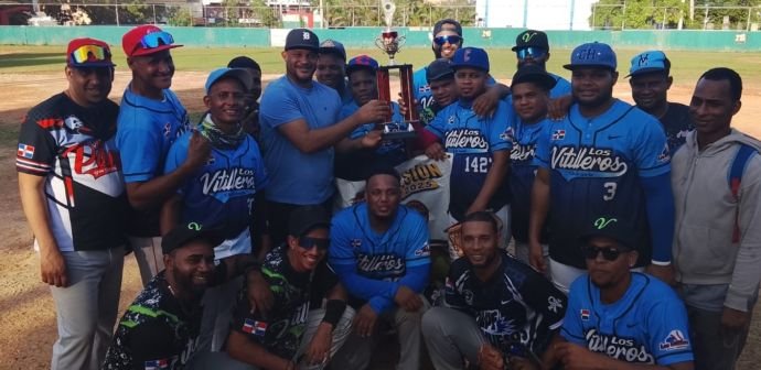 Vitilleros coronan campeones de la Copa Navideña Villa Faro
