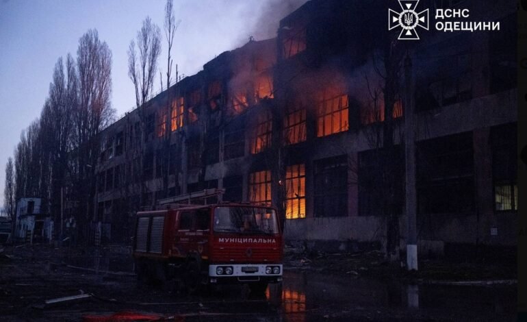 Zelenski denuncia un ataque ruso con 450 drones y 30 misiles