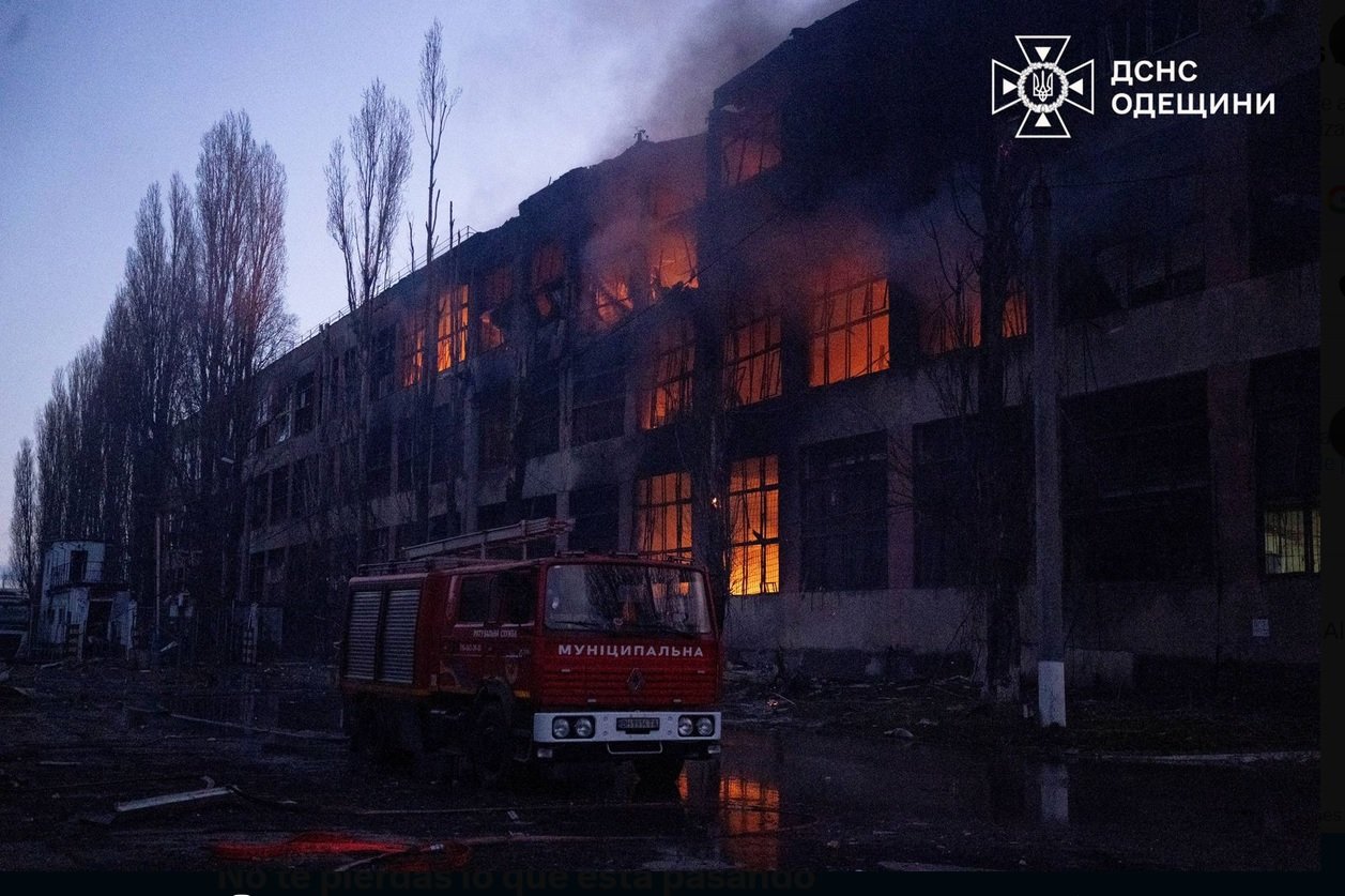 Zelenski denuncia un ataque ruso con 450 drones y 30 misiles