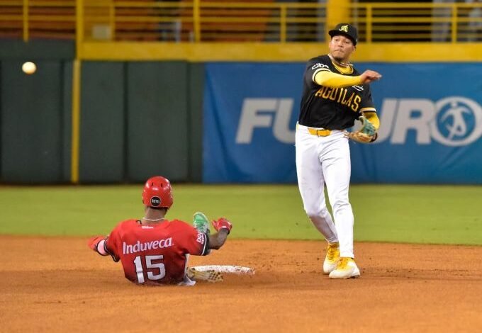 Aguilas vencen a los Leones; los Gigantes ganan primero en RR