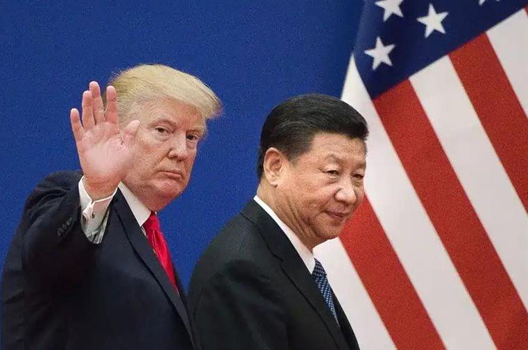 Amenaza a Canadá con arancel 100% si firma pacto con China