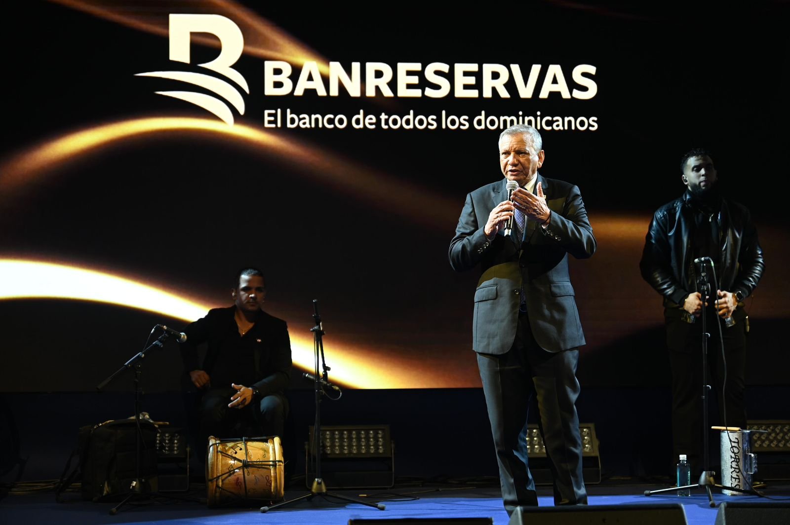 Banreservas rinde homenaje póstumo a José Cestero en el Teatro Real de Madrid durante FITUR 2026