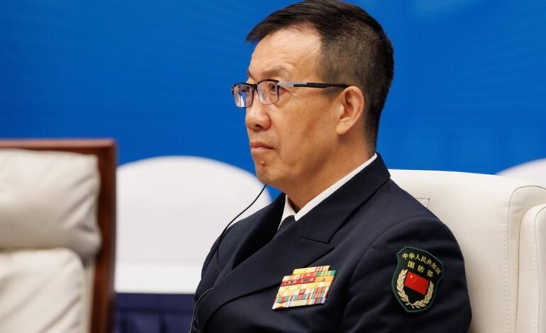 China se abre a «enriquecer la cooperación» militar con Rusia