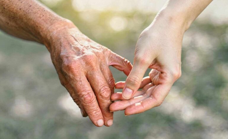 Científicos logran revertir hasta 30 años la edad biológica de las células de la piel