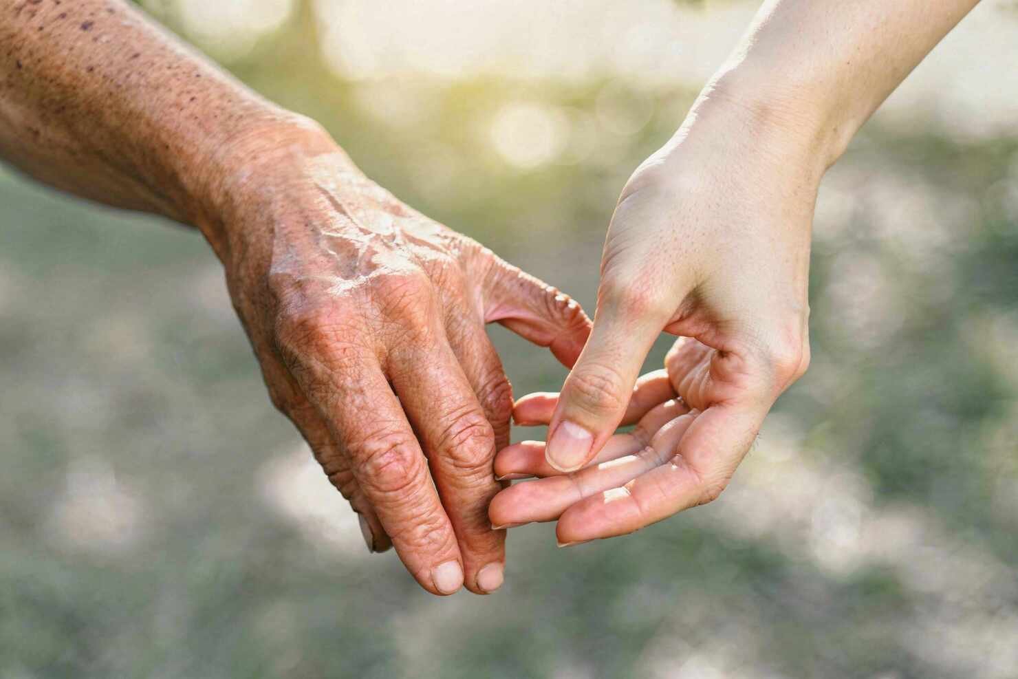 Científicos logran revertir hasta 30 años la edad biológica de las células de la piel