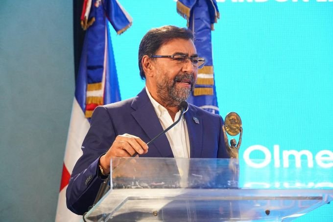 CODIA entrega Gran Galardón al director ejecutivo del INDRHI