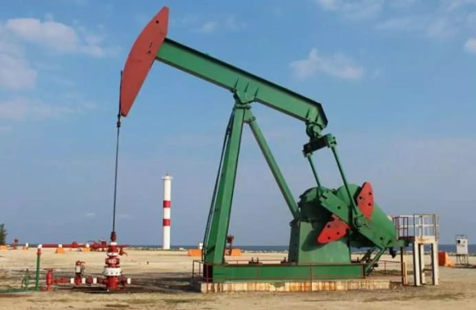 Cuba sólo tiene petróleo para cuatro días, según un experto