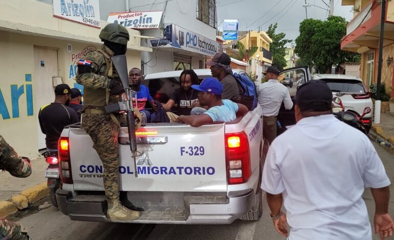 DGM detiene 2,700 haitianos indocumentados y deporta 2,347