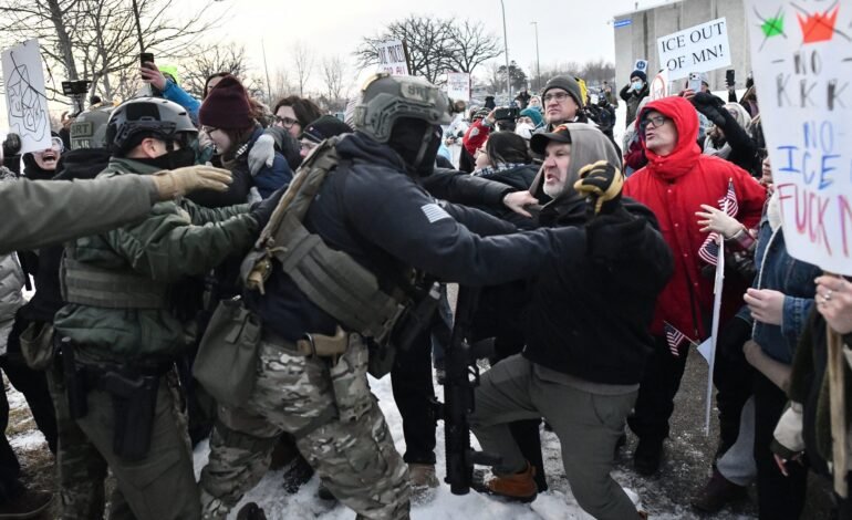 Dice manifestantes Minnesota son profesionales bien pagados
