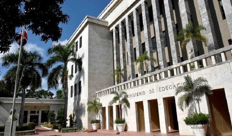 Docencia se reanuda el martes próximo, recuerda el MINERD