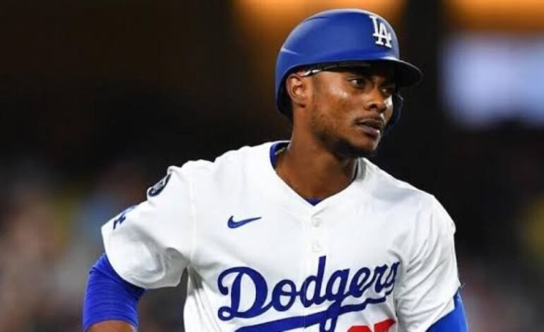 Dodgers envían a los Marlins al jardinero dominicano E. Ruiz