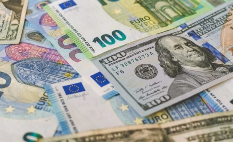 Dólar sigue bajando; se vendía a RD$63.60; el euro a RD$76.06