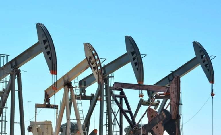 EEUU controlará venta petróleo de Venezuela indefinidamente