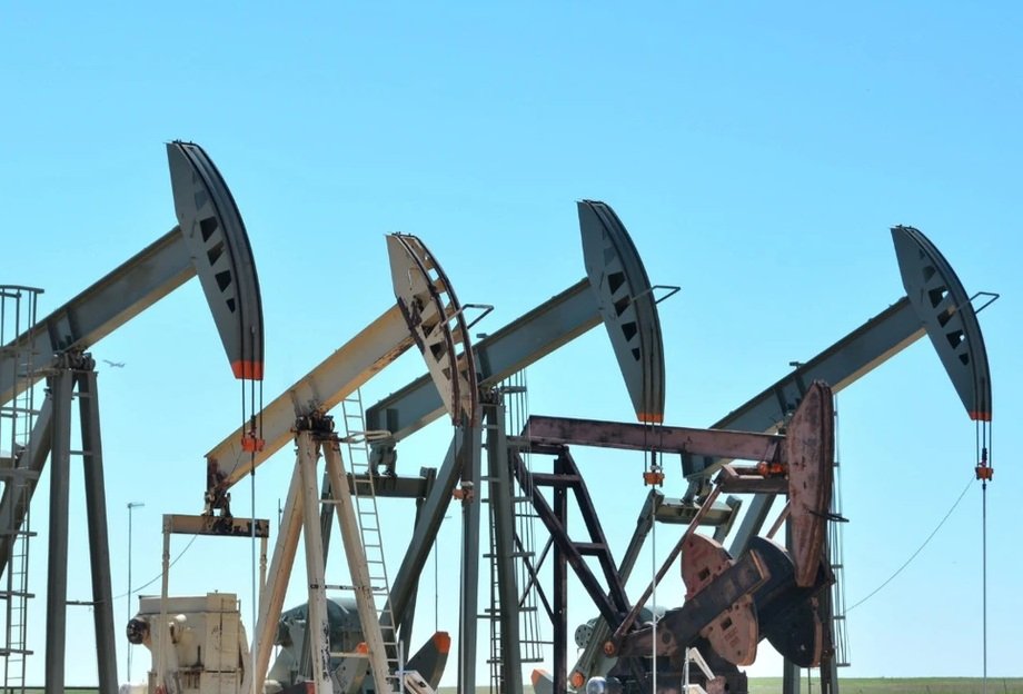 EEUU controlará venta petróleo de Venezuela indefinidamente