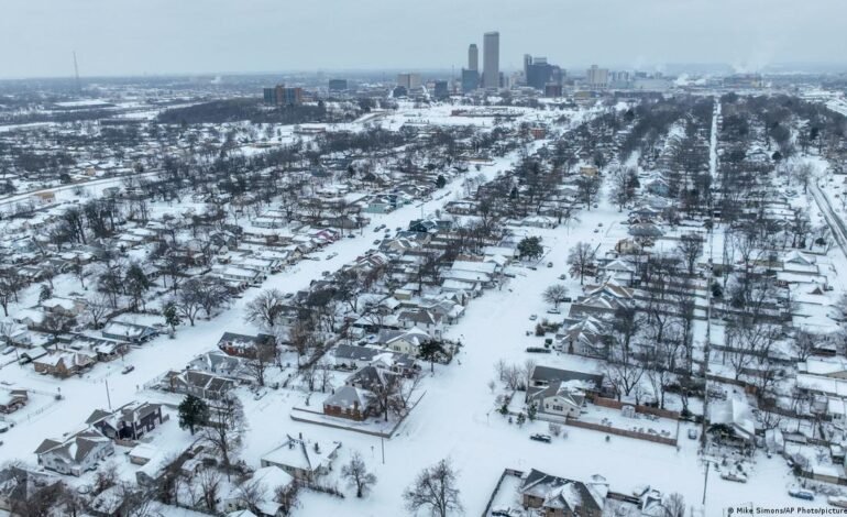 EEUU: Más de un millón clientes sin electricidad por tormenta
