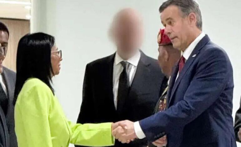 El director de la CIA se reunió con Delcy Rodríguez en Caracas