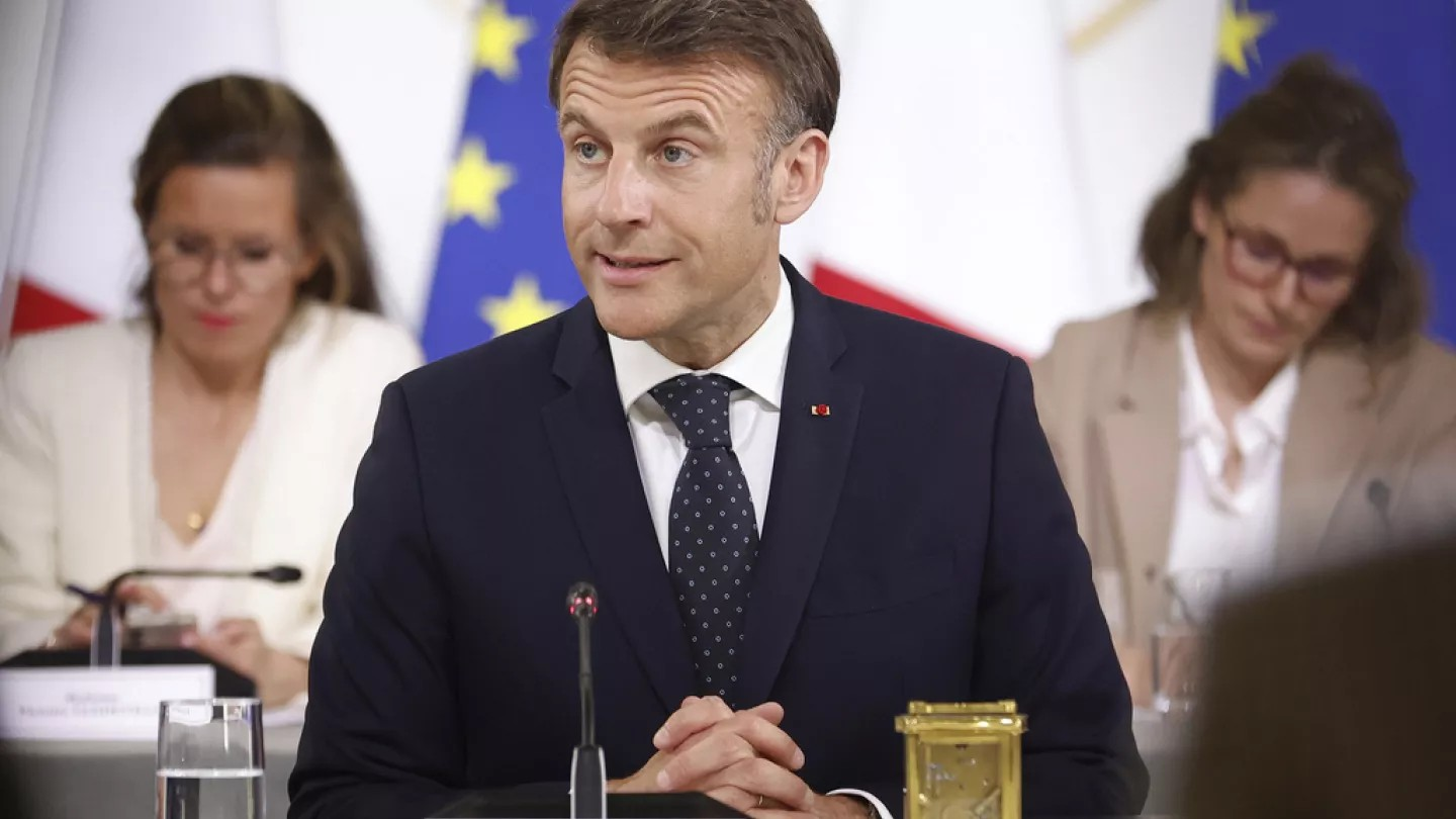 El presidente de Francia pide «desmantelar» aranceles de EU