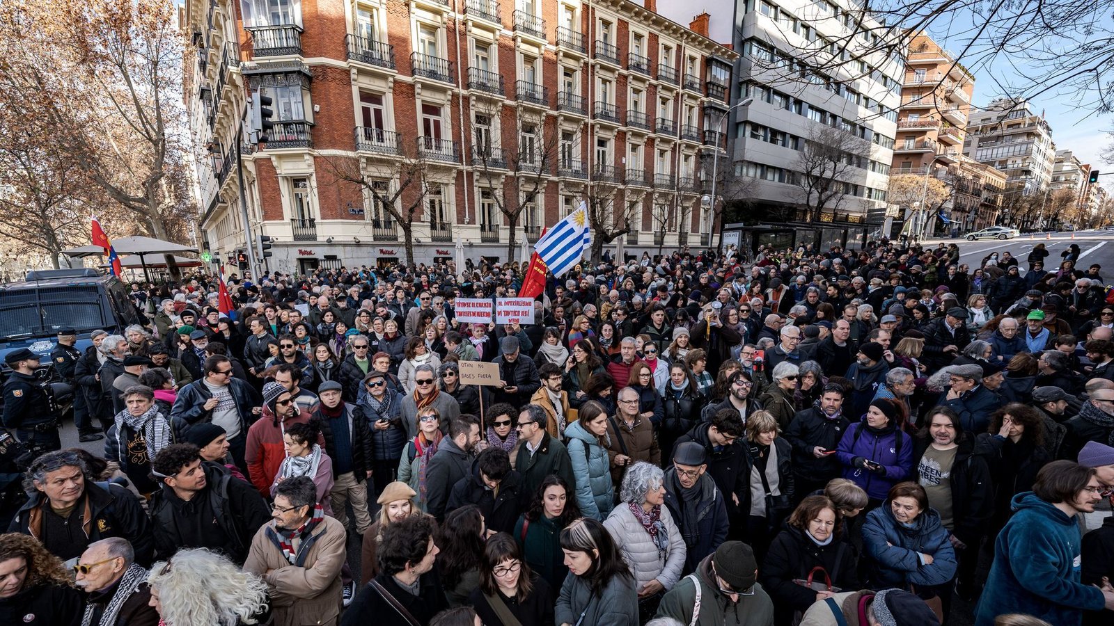 ESPAÑA: Miles manifestantes protestan detención de Maduro