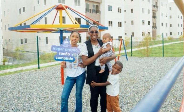 Gobierno dice benefició a 202 mil dominicanos con viviendas