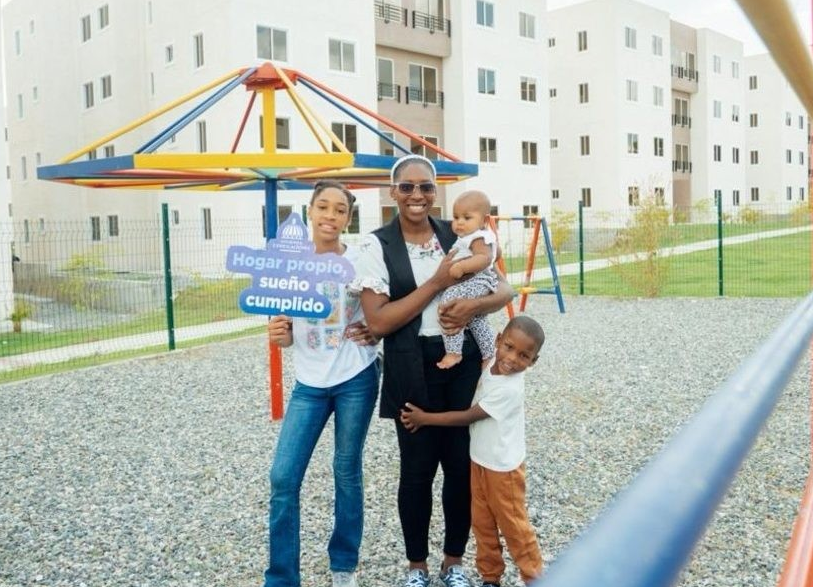 Gobierno dice benefició a 202 mil dominicanos con viviendas