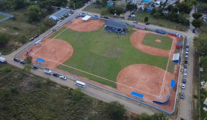 Gobierno inaugura estadio de beisbol en Santo Domingo Este
