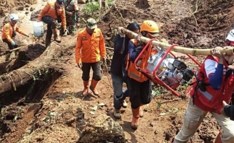 INDONESIA: Aumentan a 70 los muertos por avalancha de tierra
