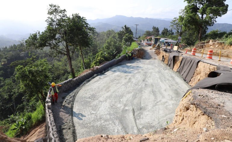 Ingeniería vial de altos vuelos en montañas San Cristóbal