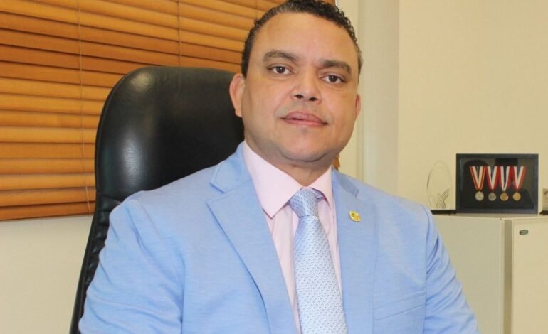 Julio C. Landrón es designado director Servicio Nacional Salud