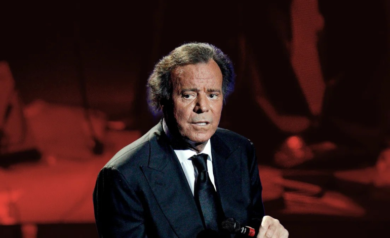 Julio Iglesias niega acusaciones: «Me causan una gran tristeza»