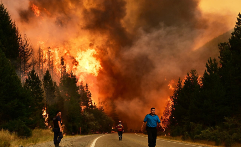 La Patagonia argentina enfrenta graves incendios