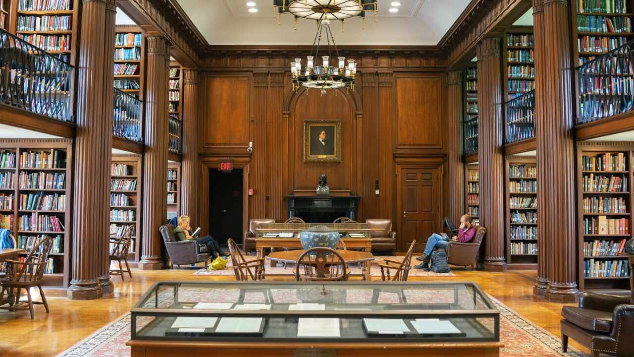 La Universidad de Yale lanza formación gratuita en diferentes areas y los puedes hacer hacer desde cualquier país